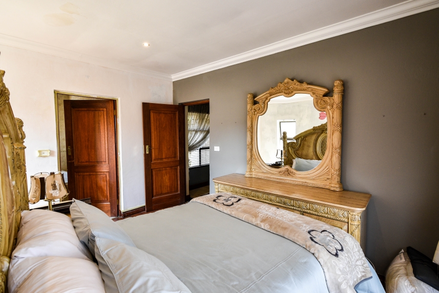 4 Bedroom Property for Sale in Faerie Glen Gauteng