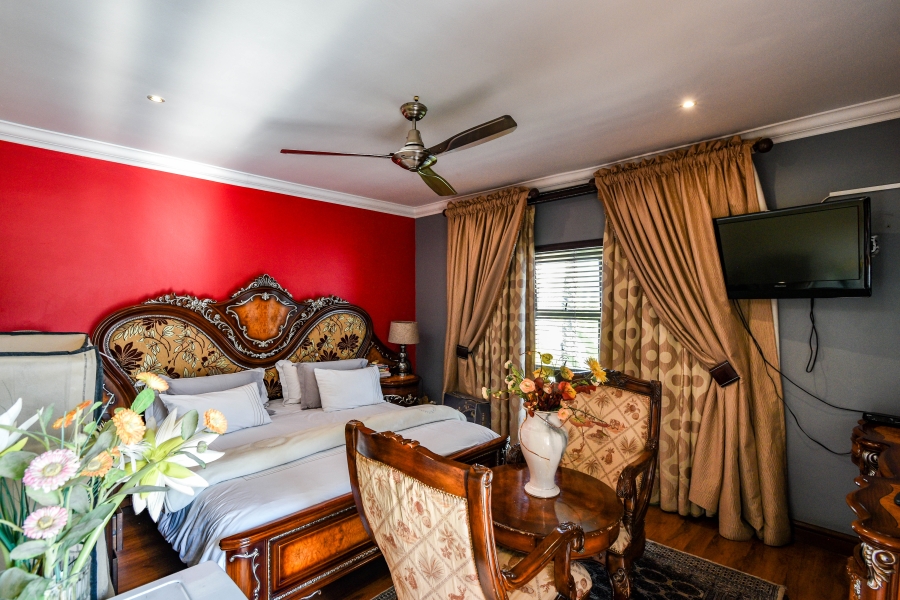 4 Bedroom Property for Sale in Faerie Glen Gauteng
