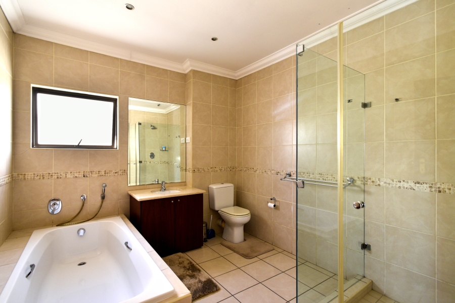 4 Bedroom Property for Sale in Faerie Glen Gauteng