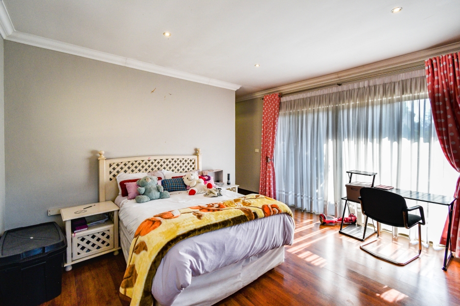 4 Bedroom Property for Sale in Faerie Glen Gauteng