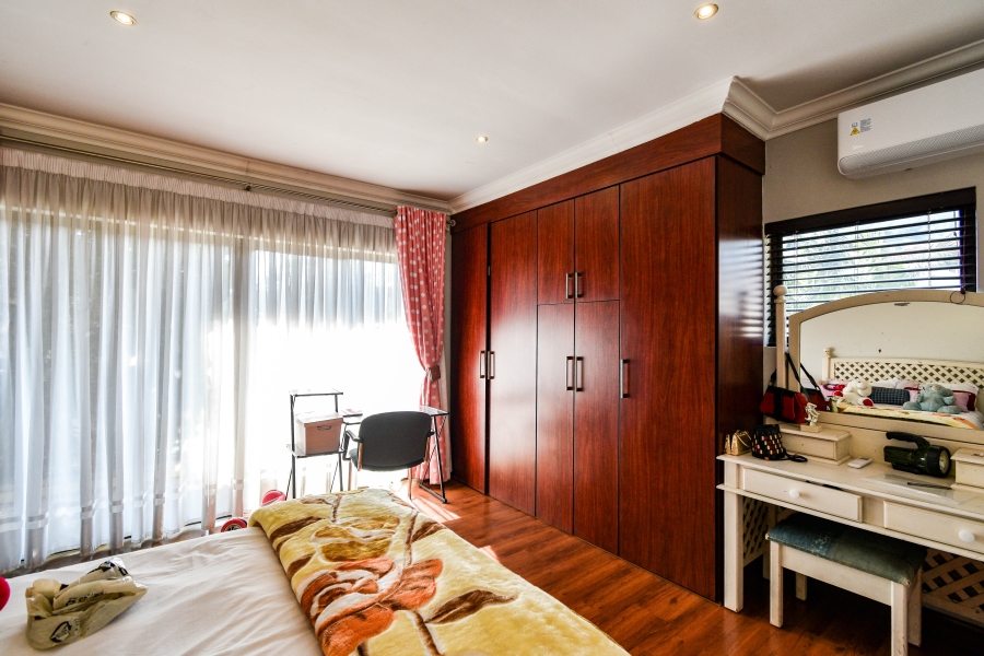 4 Bedroom Property for Sale in Faerie Glen Gauteng