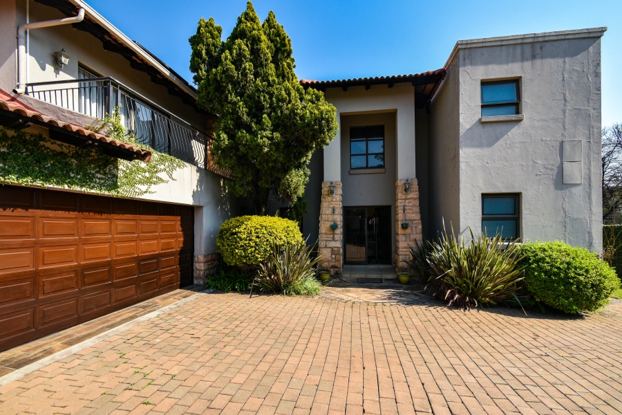 4 Bedroom Property for Sale in Faerie Glen Gauteng