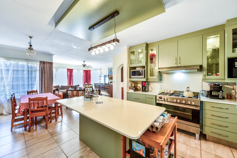4 Bedroom Property for Sale in Garsfontein Gauteng