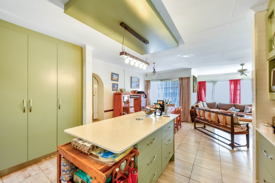 4 Bedroom Property for Sale in Garsfontein Gauteng