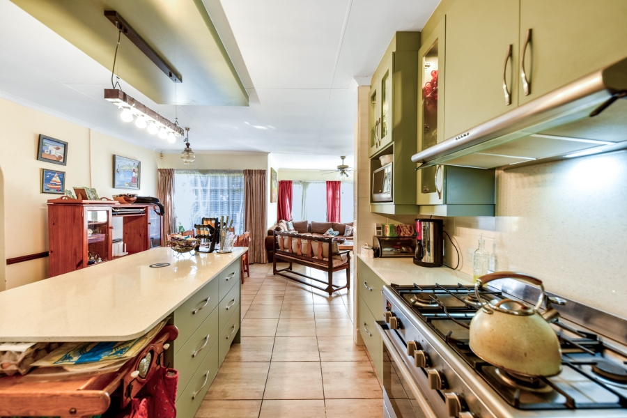 4 Bedroom Property for Sale in Garsfontein Gauteng