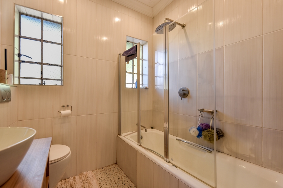 4 Bedroom Property for Sale in Garsfontein Gauteng