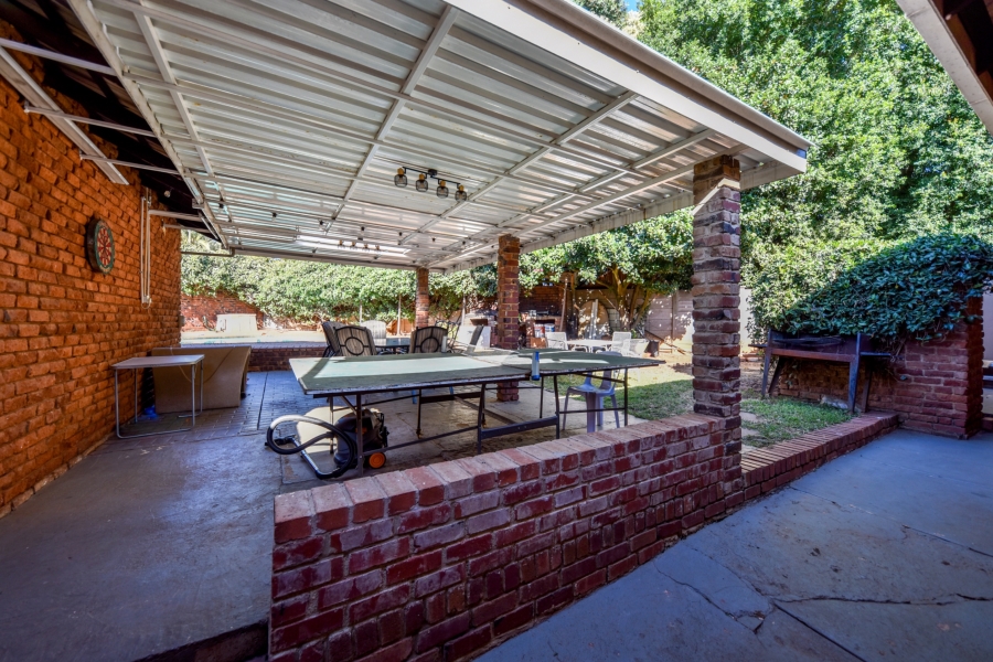 4 Bedroom Property for Sale in Garsfontein Gauteng