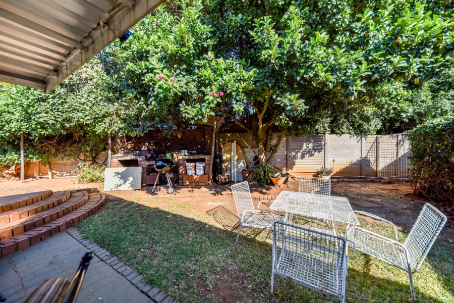 4 Bedroom Property for Sale in Garsfontein Gauteng