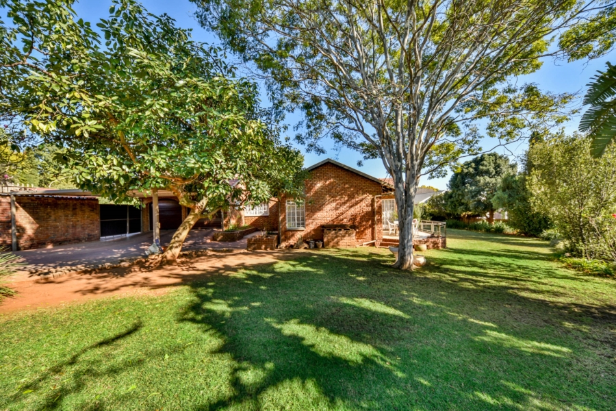 4 Bedroom Property for Sale in Garsfontein Gauteng
