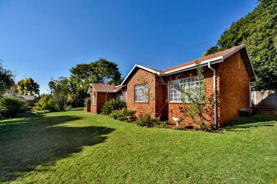 4 Bedroom Property for Sale in Garsfontein Gauteng
