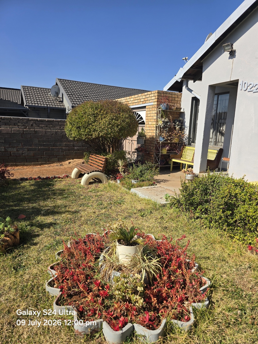 2 Bedroom Property for Sale in Protea Glen Gauteng
