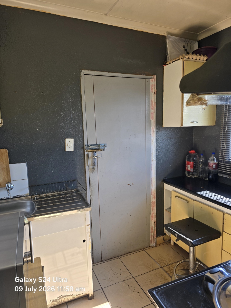 2 Bedroom Property for Sale in Protea Glen Gauteng