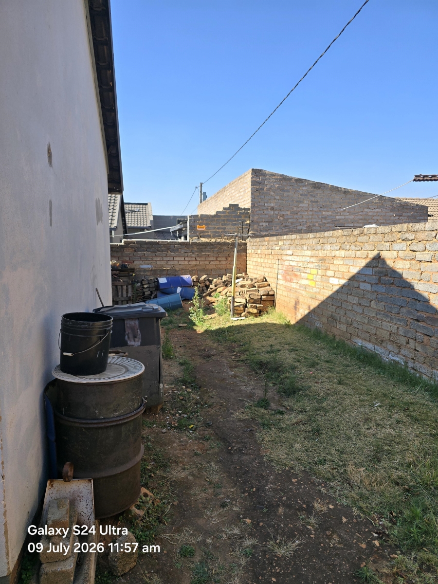 2 Bedroom Property for Sale in Protea Glen Gauteng
