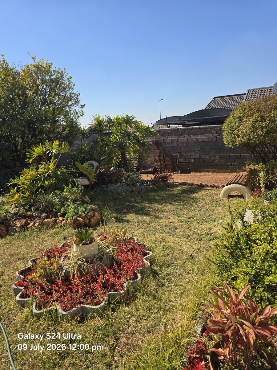 2 Bedroom Property for Sale in Protea Glen Gauteng