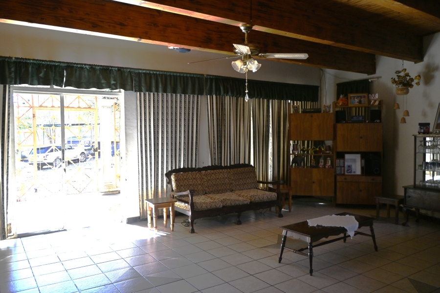 4 Bedroom Property for Sale in Byenespoort Gauteng