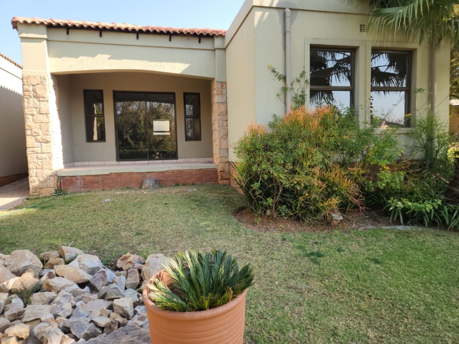 3 Bedroom Property for Sale in Broadacres Gauteng