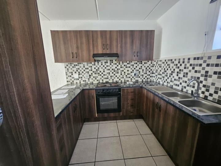 2 Bedroom Property for Sale in Mulbarton Gauteng