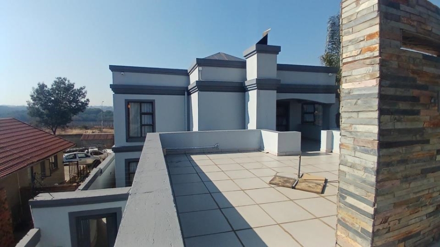 4 Bedroom Property for Sale in Liefde en Vrede Gauteng