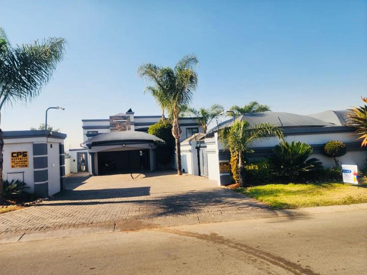 4 Bedroom Property for Sale in Liefde en Vrede Gauteng
