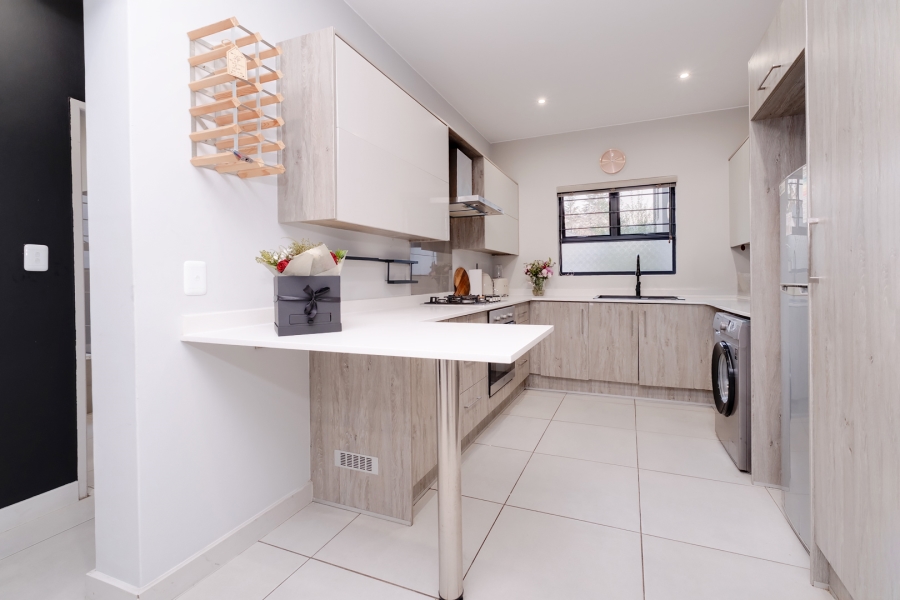 2 Bedroom Property for Sale in Broadacres Gauteng