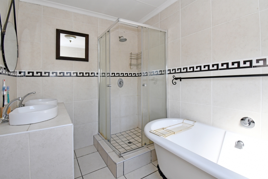 3 Bedroom Property for Sale in North Riding Gauteng