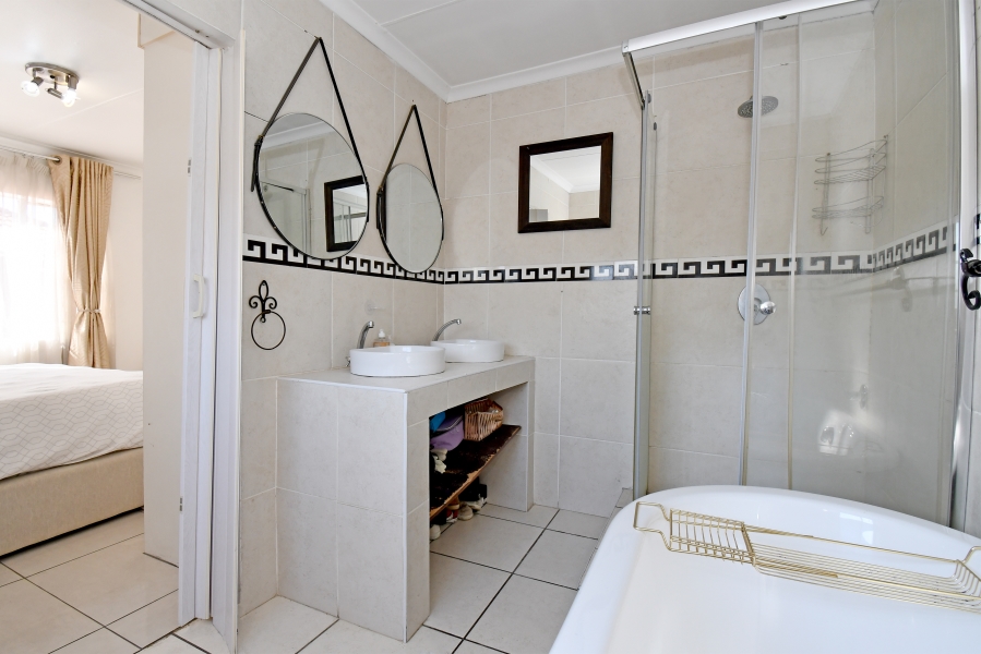 3 Bedroom Property for Sale in North Riding Gauteng