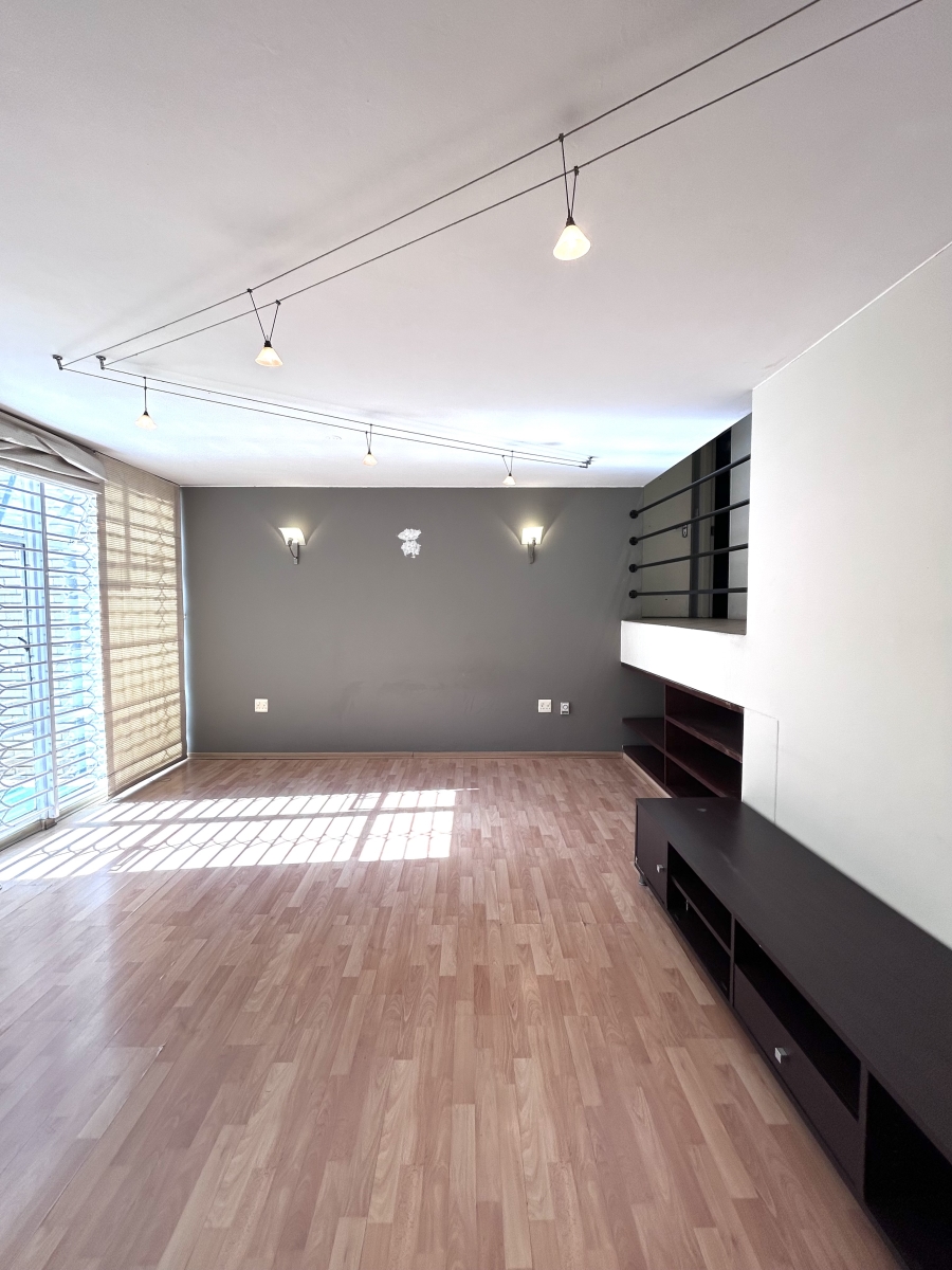 To Let 2 Bedroom Property for Rent in Norwood Gauteng