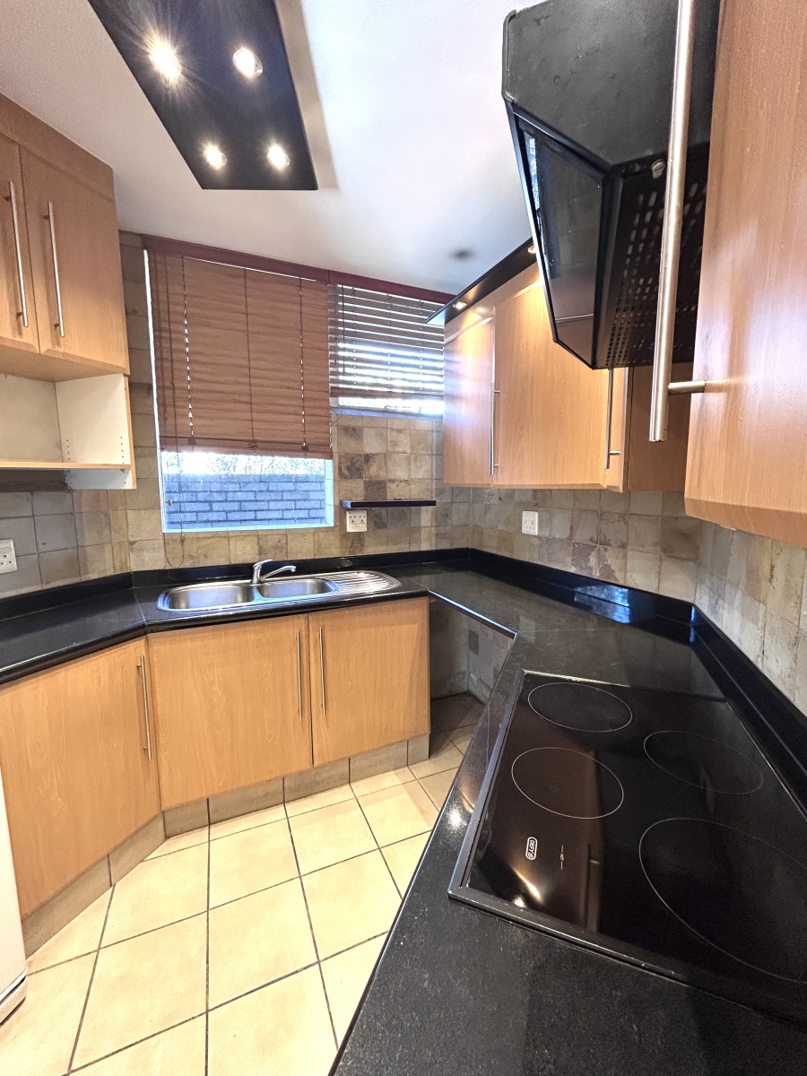 To Let 2 Bedroom Property for Rent in Norwood Gauteng