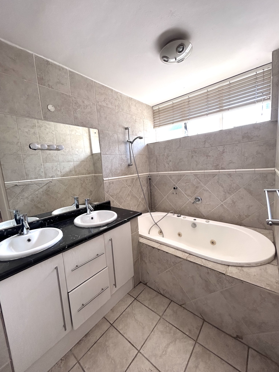 To Let 2 Bedroom Property for Rent in Norwood Gauteng