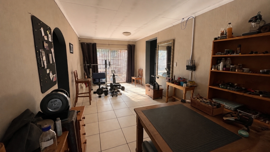4 Bedroom Property for Sale in Brackenhurst Gauteng