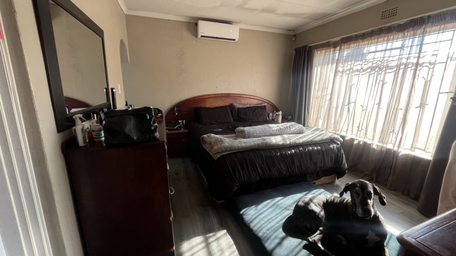 4 Bedroom Property for Sale in Brackenhurst Gauteng