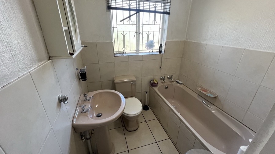 4 Bedroom Property for Sale in Brackenhurst Gauteng