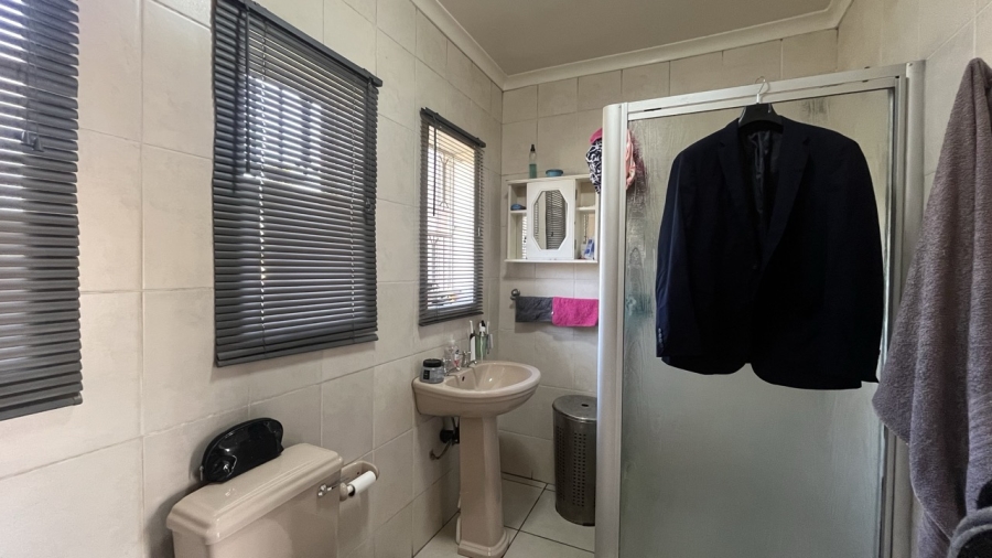 4 Bedroom Property for Sale in Brackenhurst Gauteng