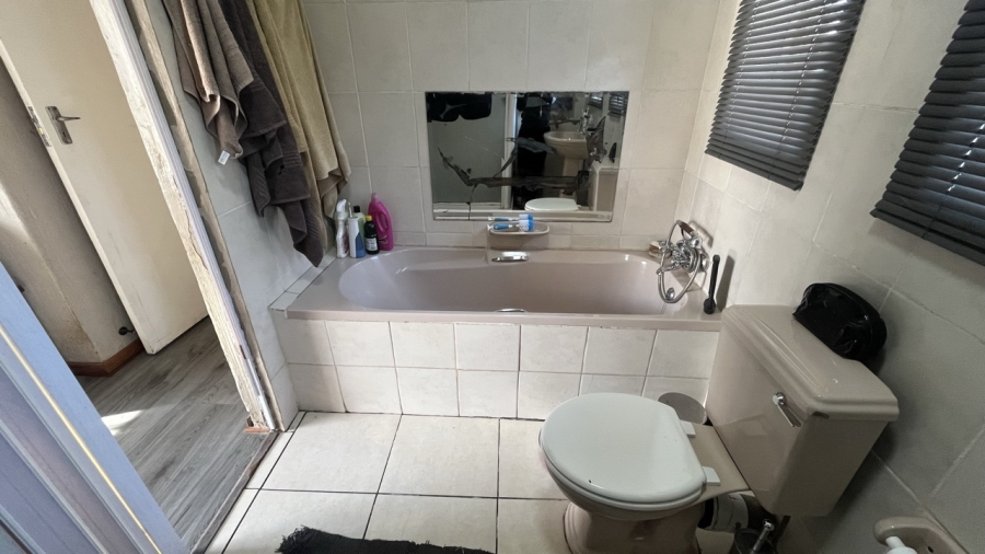 4 Bedroom Property for Sale in Brackenhurst Gauteng