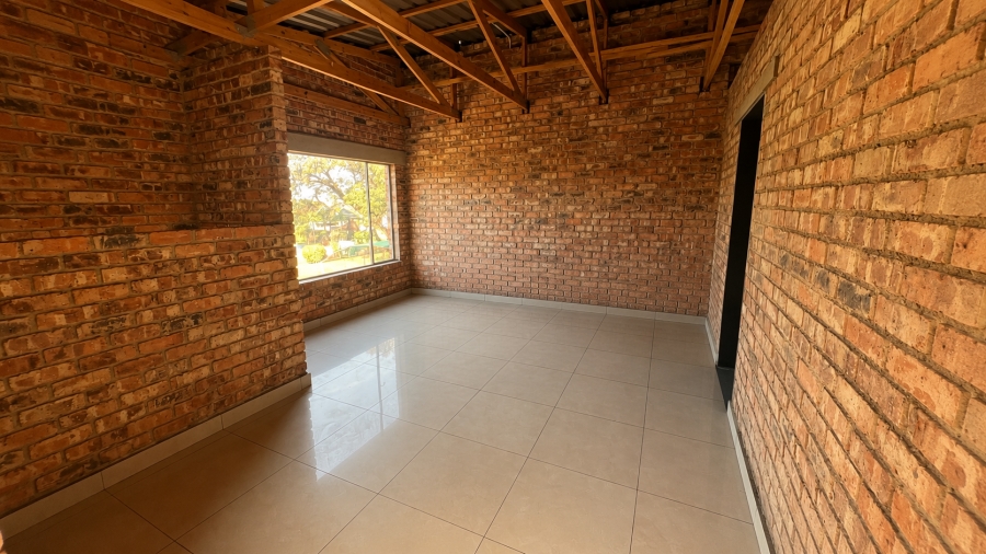 4 Bedroom Property for Sale in Brackenhurst Gauteng
