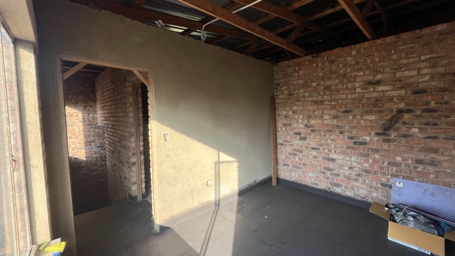 4 Bedroom Property for Sale in Brackenhurst Gauteng
