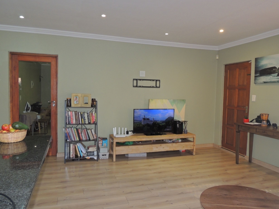 2 Bedroom Property for Sale in Amorosa Gauteng