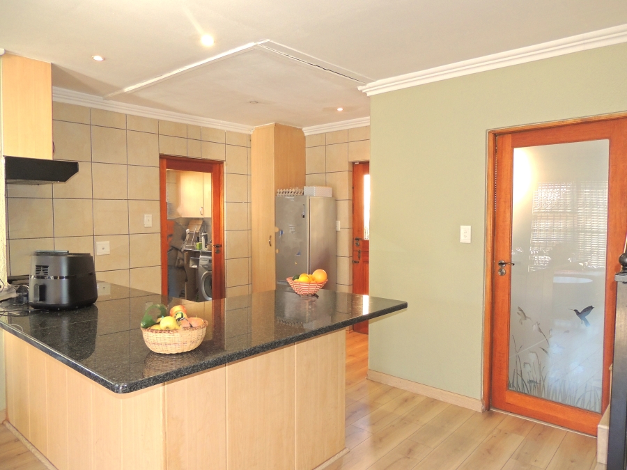 2 Bedroom Property for Sale in Amorosa Gauteng