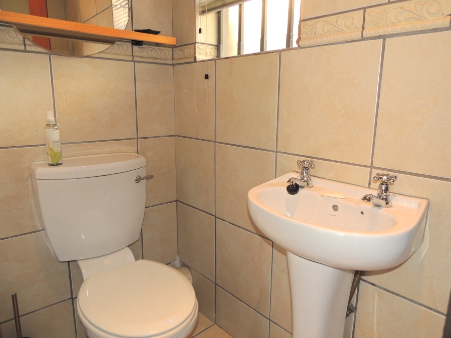 2 Bedroom Property for Sale in Amorosa Gauteng