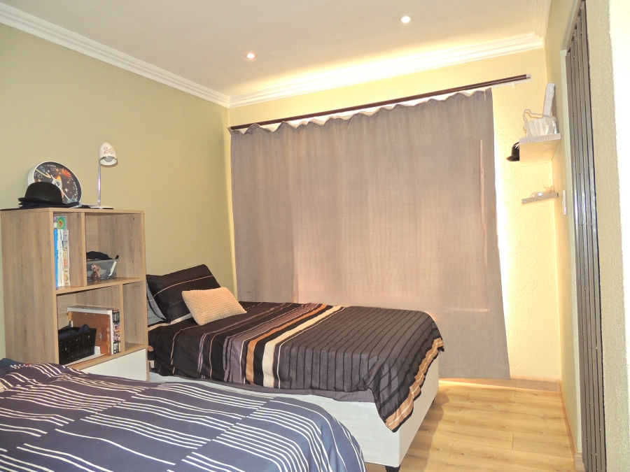 2 Bedroom Property for Sale in Amorosa Gauteng