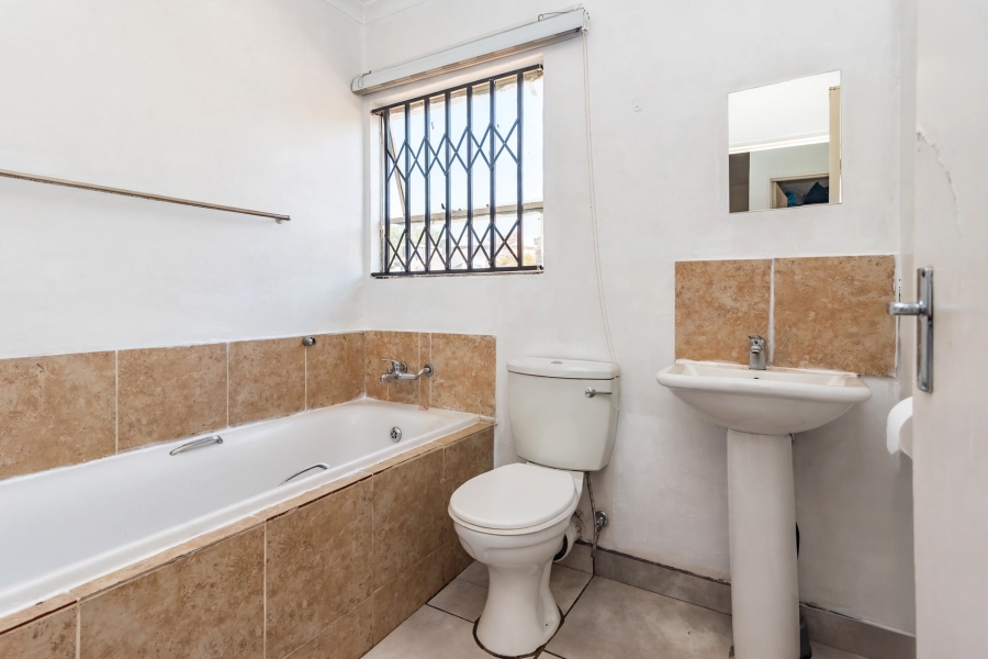 2 Bedroom Property for Sale in Fleurhof Gauteng