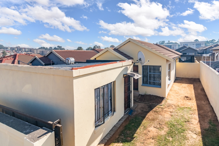 2 Bedroom Property for Sale in Fleurhof Gauteng