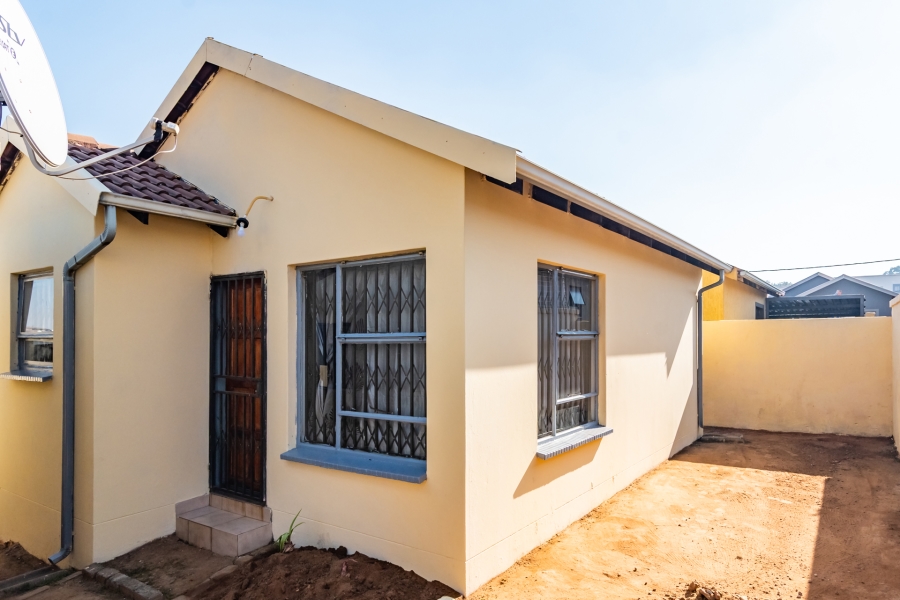 2 Bedroom Property for Sale in Fleurhof Gauteng