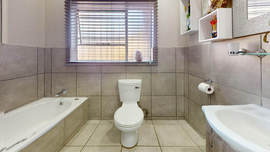 3 Bedroom Property for Sale in Sunward Park Gauteng
