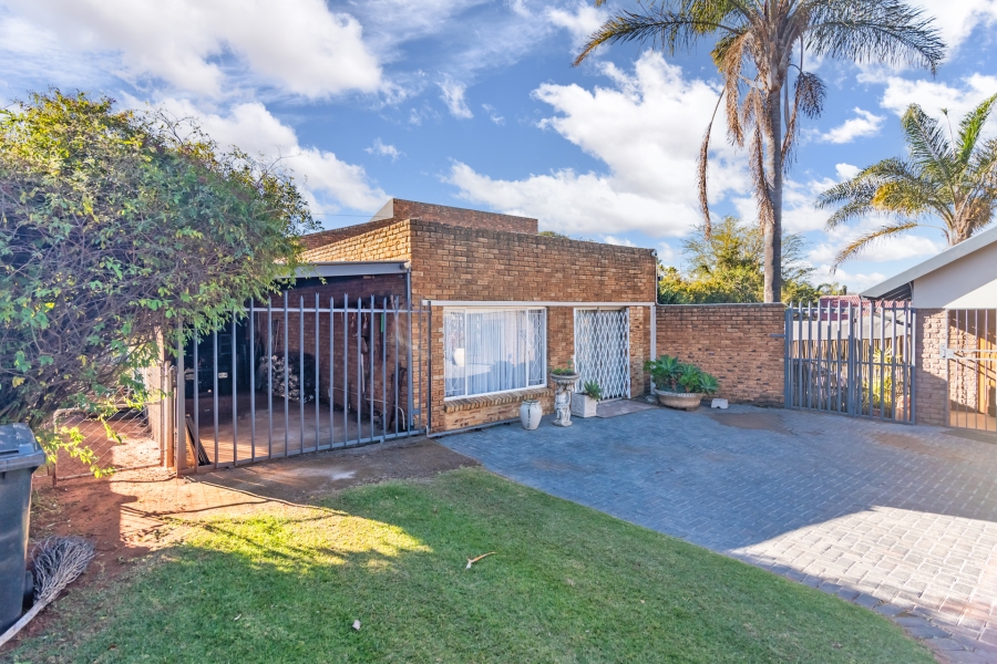 3 Bedroom Property for Sale in Rant En Dal Gauteng