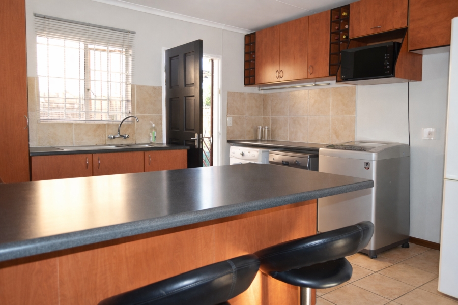 To Let 3 Bedroom Property for Rent in Honeydew Ridge Gauteng