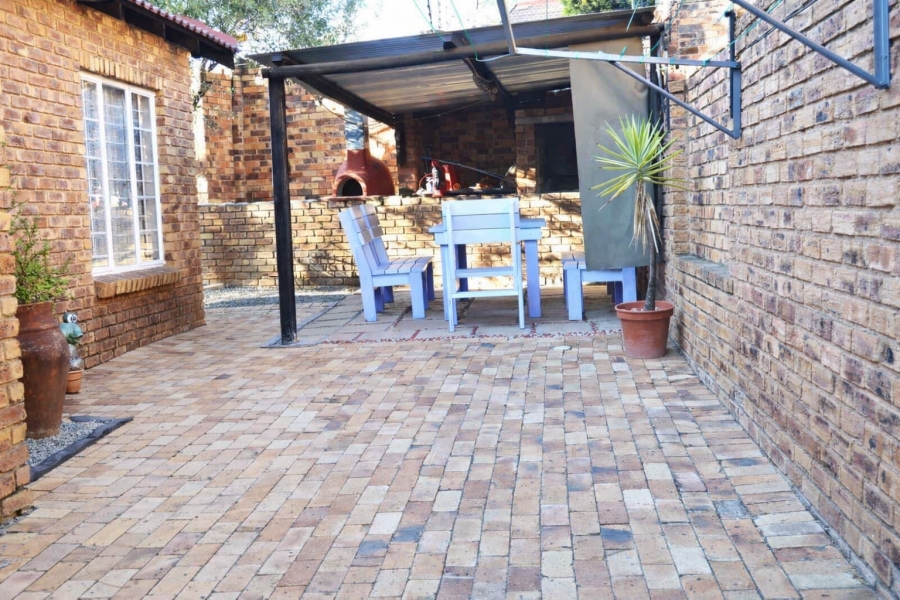 To Let 3 Bedroom Property for Rent in Honeydew Ridge Gauteng