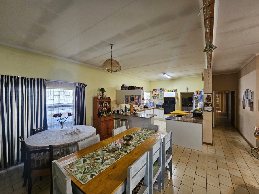 4 Bedroom Property for Sale in Ninapark Gauteng