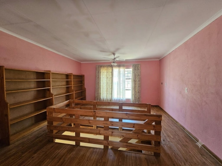 4 Bedroom Property for Sale in Ninapark Gauteng