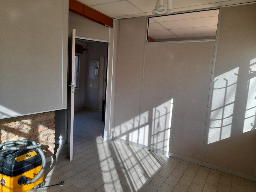 To Let 2 Bedroom Property for Rent in Glen Austin Gauteng
